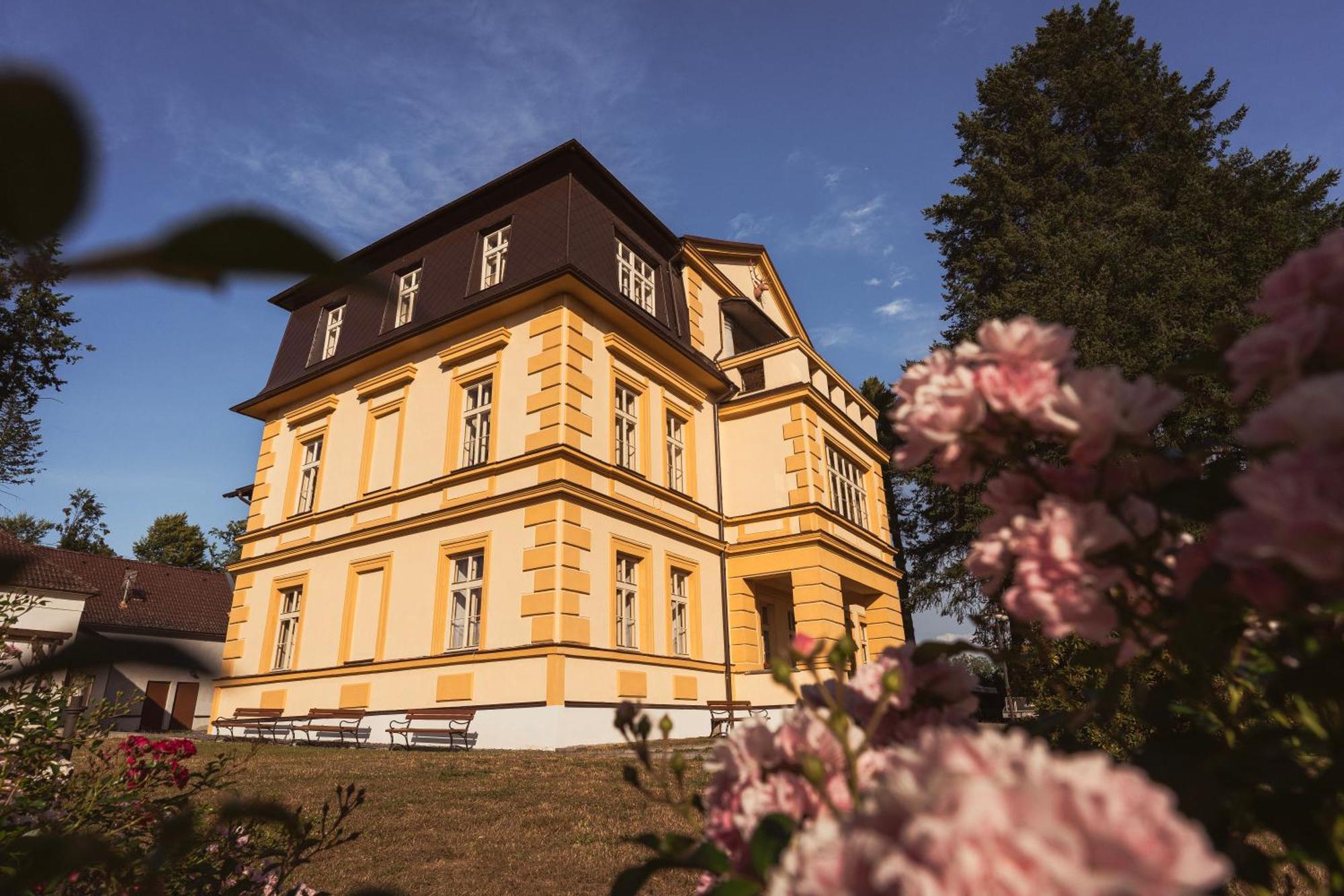 Hotel Zamecek Waldsteinovo Zatisi Svatoslav Zewnętrze zdjęcie